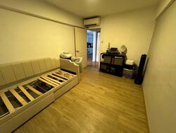 Blk 215 Jurong East Street 21 (Jurong East), HDB 3 Rooms #559213391